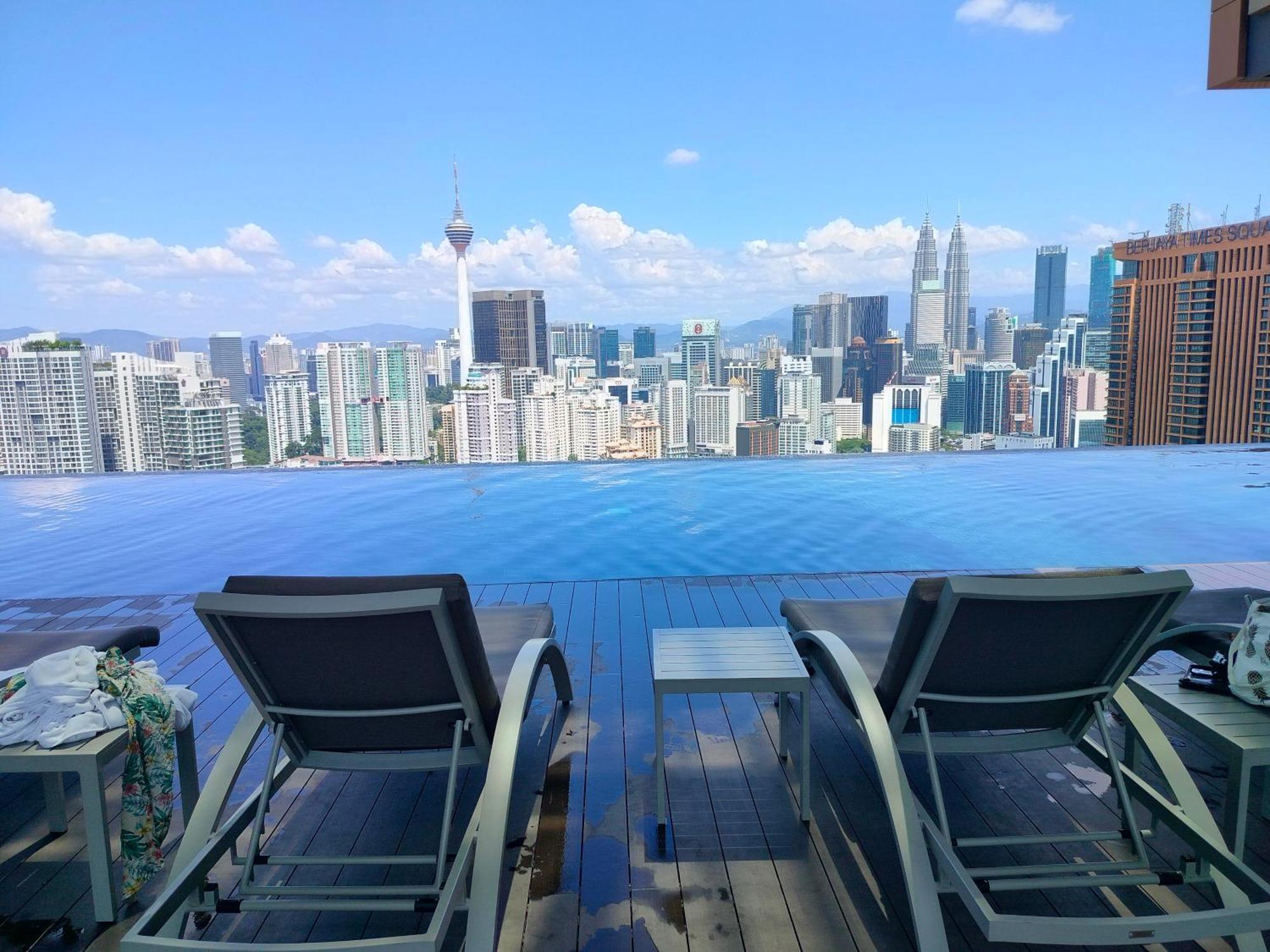 Lucentia Residence Has An Amazing Pool Kuala Lumpur Exterior photo