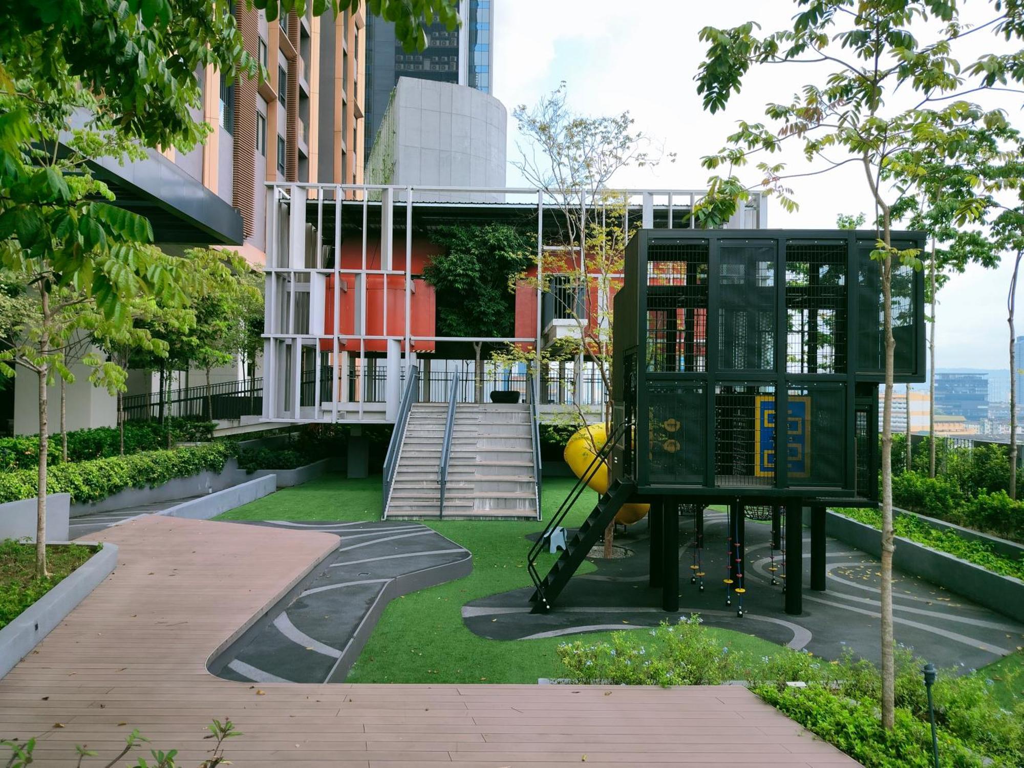 Lucentia Residence Has An Amazing Pool Kuala Lumpur Exterior photo